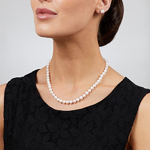 White Freshwater Pearl necklace on Female Model