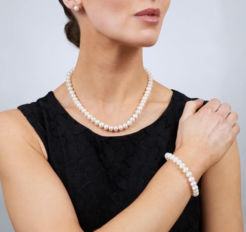 8-9mm White Pearl Necklace Bracelet and Earrings Set on Model