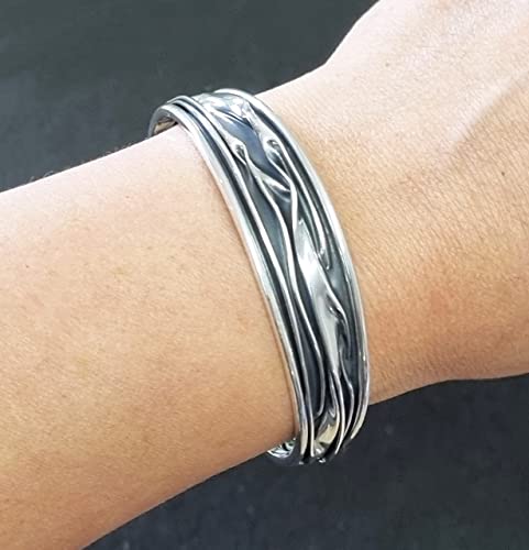 15mm Tapered Crushed Design 925 Sterling Silver Bangle on Model