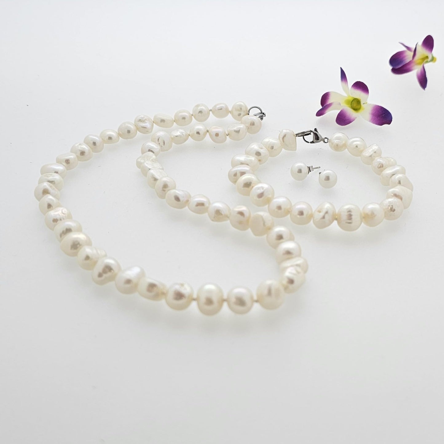 white pearl necklace set